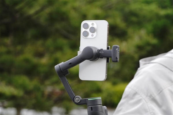 首创分体式遥控器！大疆Osmo Mobile 8P全能Vlog套装图赏