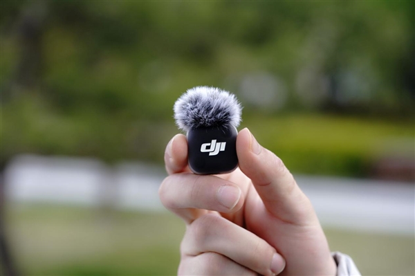 首创分体式遥控器！大疆Osmo Mobile 8P全能Vlog套装图赏