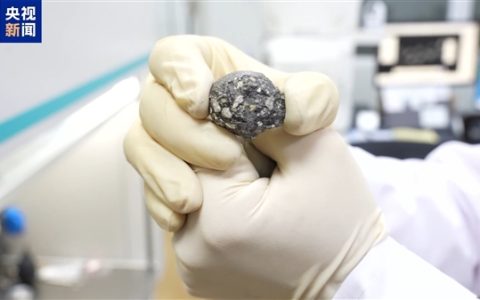 中国发现第11种月球新矿物：铈镁嫦娥石！自带荧光