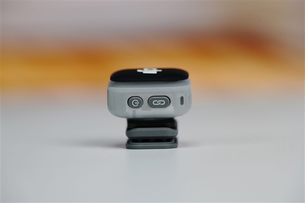 首创分体式遥控器！大疆Osmo Mobile 8P全能Vlog套装图赏