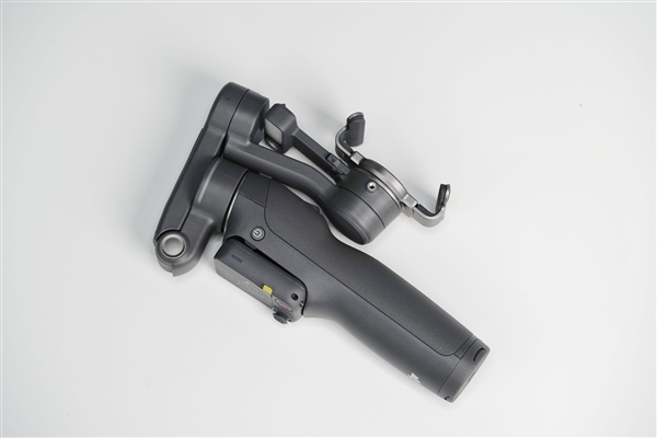 首创分体式遥控器！大疆Osmo Mobile 8P全能Vlog套装图赏