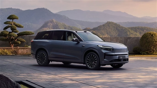 李斌：车辆超重存多重隐患 不会为了省钱上100度磷酸铁锂电池