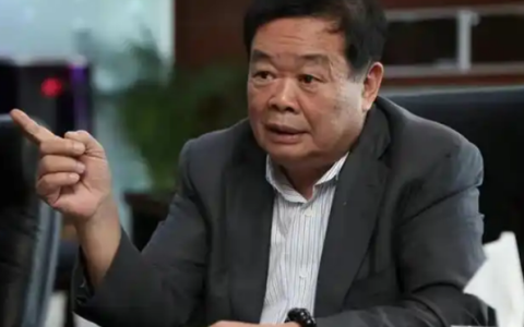 曹德旺力挺儿子曹晖：干得比我强 对新技术研究更深