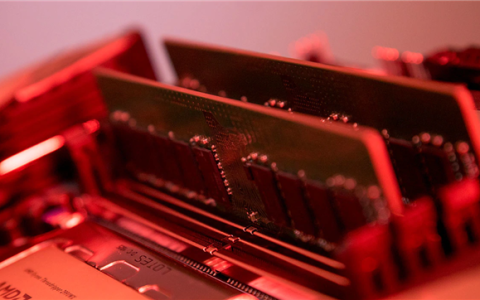 内存缺口越拉越大！明年全球产能仅能满足60%需求：涨价直到2028后