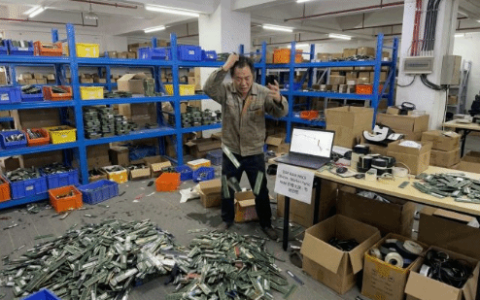 16G降到了700元！内存价格跳水中国囤货商崩溃哀嚎 全砸手里了