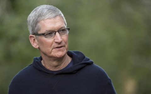 苹果CEO库克再度增持耐克股票 去年买入部分已浮亏25%