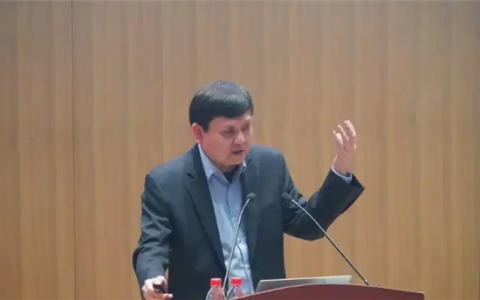 张文宏分享长寿秘诀：退休后别马上停下来 让自己有事可做