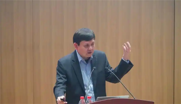 张文宏分享长寿秘诀：退休后别马上停下来 让自己有事可做