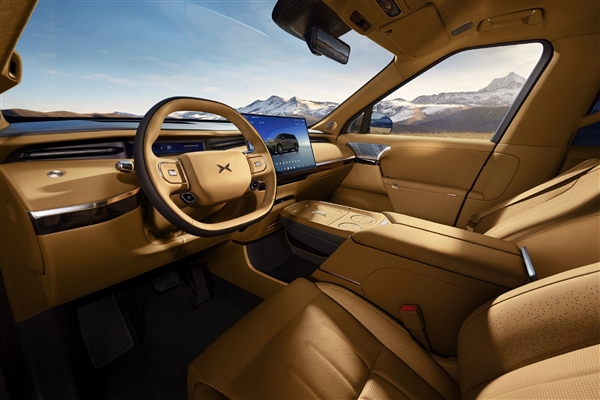 大湾区版“路虎揽胜”！小鹏旗舰GX内饰官图公布：飞航头等舱体验