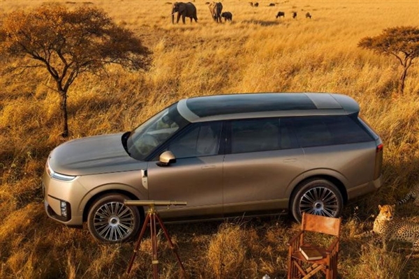 大湾区版“路虎揽胜”！小鹏旗舰GX内饰官图公布：飞航头等舱体验