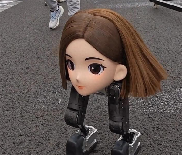 豆包回应豆脚机器人：这不是我本人 但简直是我的互联网替身