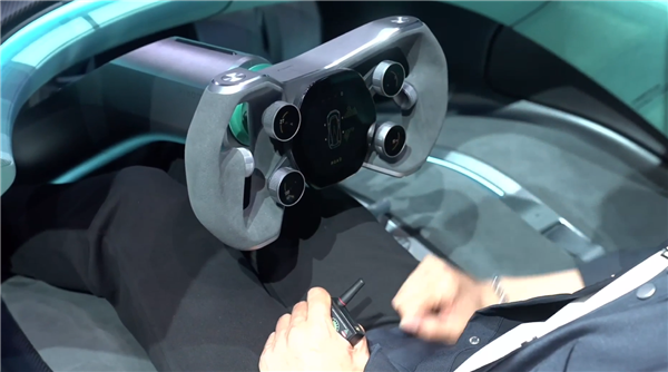 小米首款概念超跑实车国内首秀！Vision GT亮相北京国际车展 雷军亲自揭幕