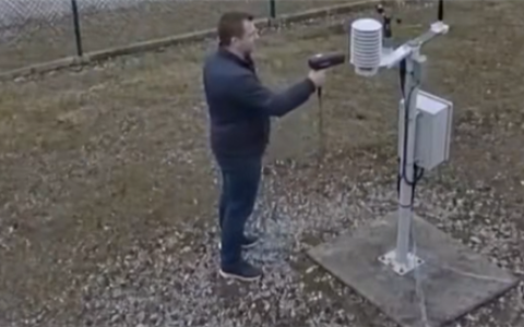 巴黎男子用电吹风改气象站气温 两次狂赚3.4万美元