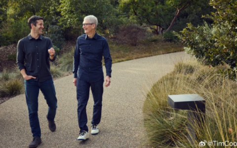 库克回应卸任苹果CEO：这不是告别 而是向John说一声你好