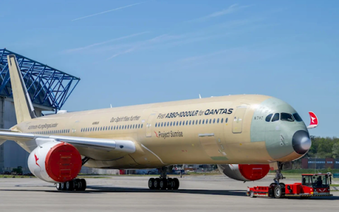 全球最长直飞航线要来！空客首架A350-1000ULR飞机下线：可从悉尼直飞至伦敦