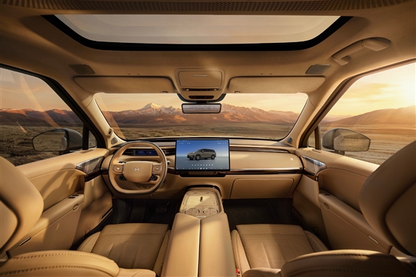 大湾区版“路虎揽胜”！小鹏旗舰GX内饰官图公布：飞航头等舱体验