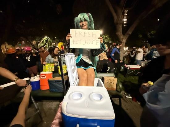 15刀一杯洗脚水?美国漫展Coser公然兜售脚汁