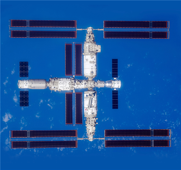 太空“换班”完成 准备回家！神21、神23乘组移交中国空间站钥匙