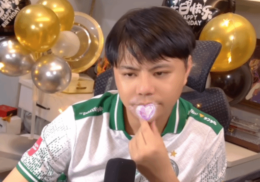 又拿冠军了！你觉得这次“小孩”曾卓君使了几成功力