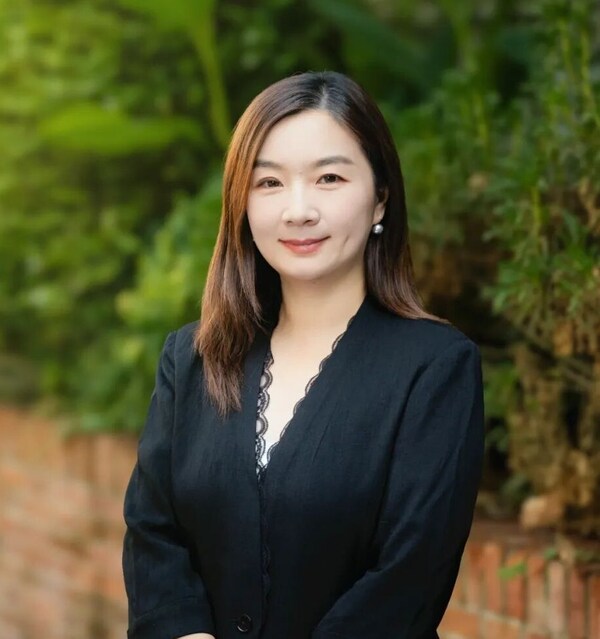 马静（Frances Ma），企业传播副总裁