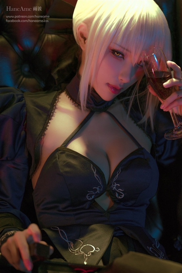 知名Coser雨波的Cos美图赏 身材也太好了吧！