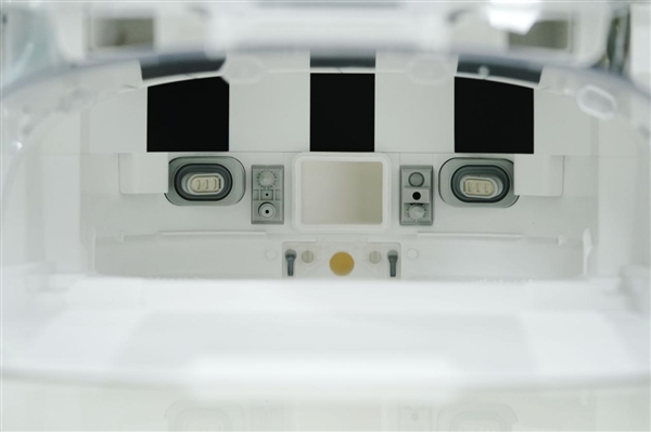 无人机避障下放 成精了!大疆DJI ROMO P2扫拖机器人图赏