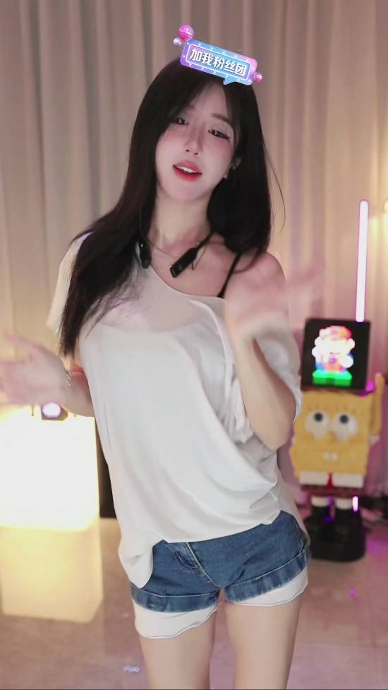 每天下播陪大哥！呆妹直播哭诉：干不下去了