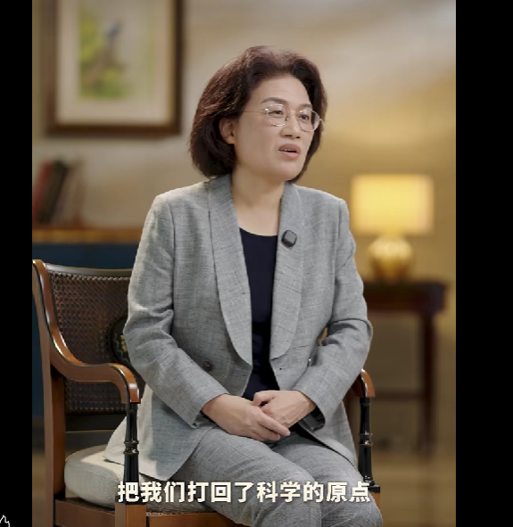 华为芯片女王揭秘“韬定律”诞生背后：当年一夜之间被打回“原始社会”  远比想象残酷