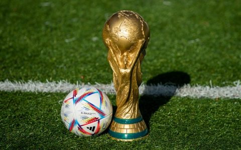 对中国开出天价 该教教FIFA算账了：中国赞助商投入超5亿美元 网友称不如看苏超