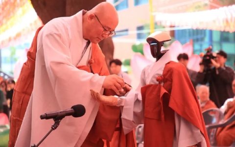 宇树G1韩国佛门受戒 法号迦悲 立下不过度充电等专属五戒