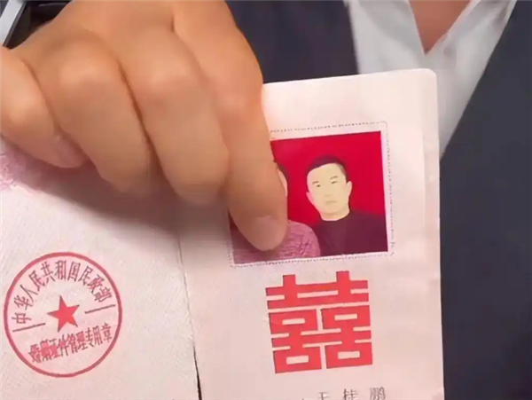洁丽雅豪门八卦炸锅 公司报案追责后 毛巾少爷发声：心疼二叔