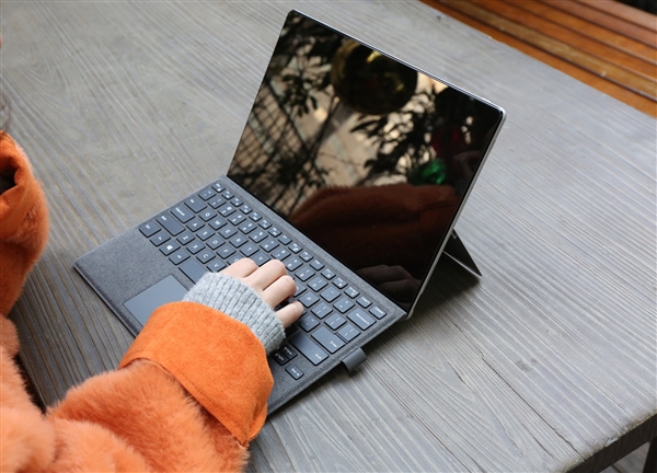 Windows 11触控板迎史上最大升级！新增四种手势：自动滚动、加速滚动终于来了
