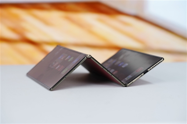 最强三折叠蓄势待发！华为Mate XT2首发麒麟9050 Pro、外观大改