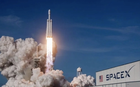 SpaceX计划在五年内实现每年1万次发射 马斯克：最便宜AI算力在太空