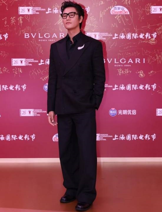 陈坤被替换了冲上热搜 被质疑是假的 本人幽默回应
