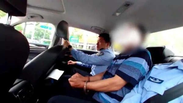 车主为省停车费将车停河边一周后车没了 竟被人当废铁卖了2500元
