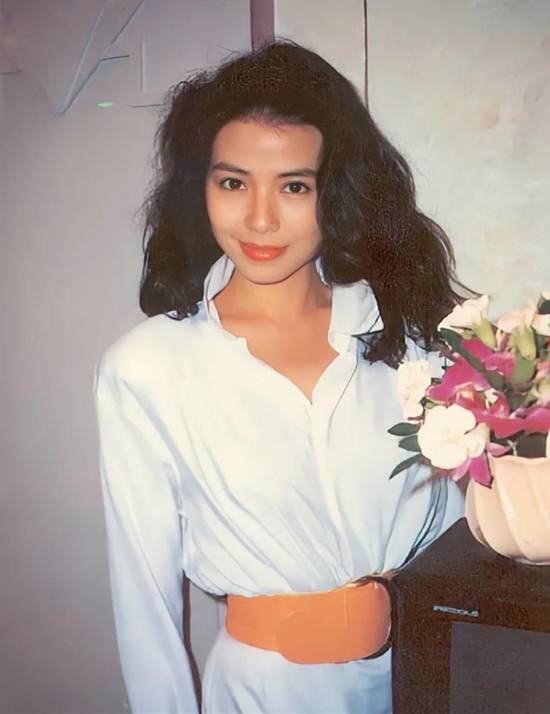 66岁“香港第一美女”钟楚红回应复出：没有计划