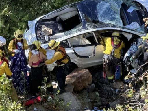 特斯拉Model 3从91米高悬崖坠落 车上2人被直升机送医后均无生命危险