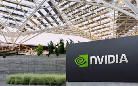 算力芯片告急！NVIDIA Blackwell一芯难求：提前锁单到2027年