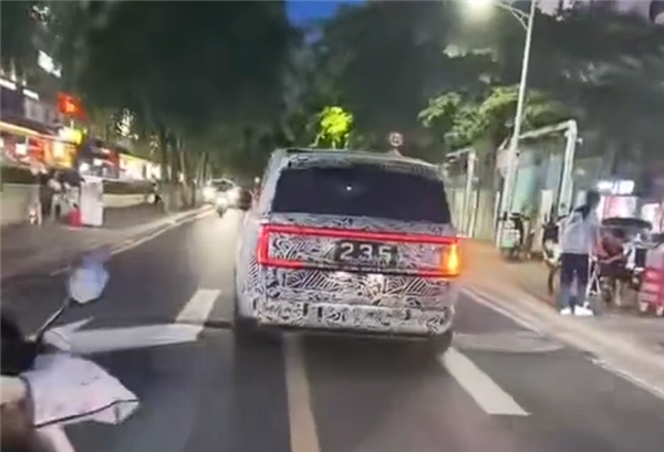 竖条转向灯 小米寻天增程SUV尾灯点亮：造型类似极氪9X