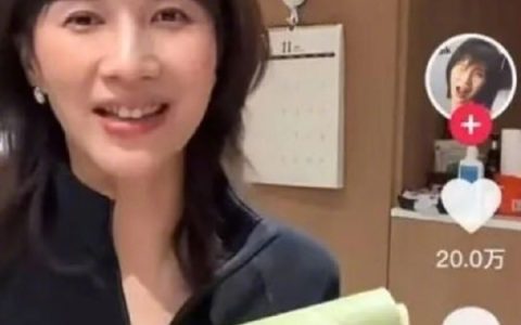 papi酱直播疑翻车 带货的粘毛器被指毒猫 品牌紧急下场救火