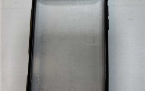 最薄苹果手机！iPhone 17 Air首个手机壳现身
