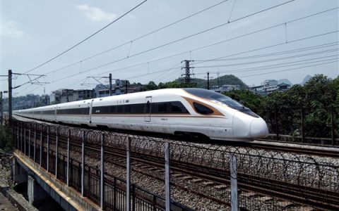 12306都能被挤崩 五一假期多条热门铁路火车票已秒空