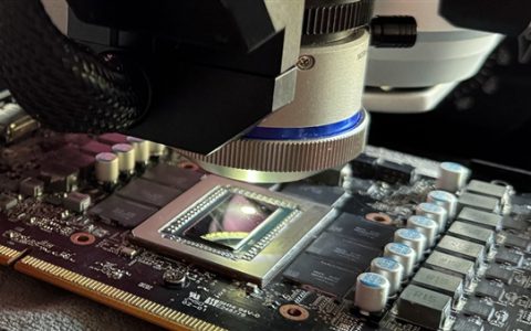 撼讯RX 9070 XT GPU表面竟有1934个“坑”！温度高达113℃