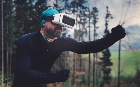 中国XR设备迎巨变：AR眼镜销量大涨157% VR狂跌不休