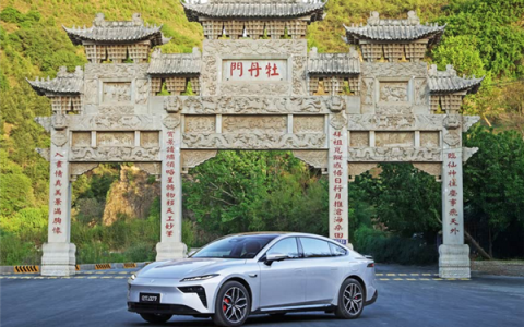纯电/增程双动力！2025款东风奕派eπ007实车亮相 近期上市